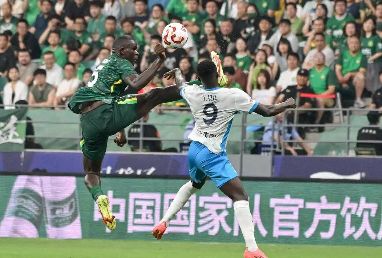 关于国安五连胜继续领跑积分榜，本泽马主帅陷下课危机！的信息