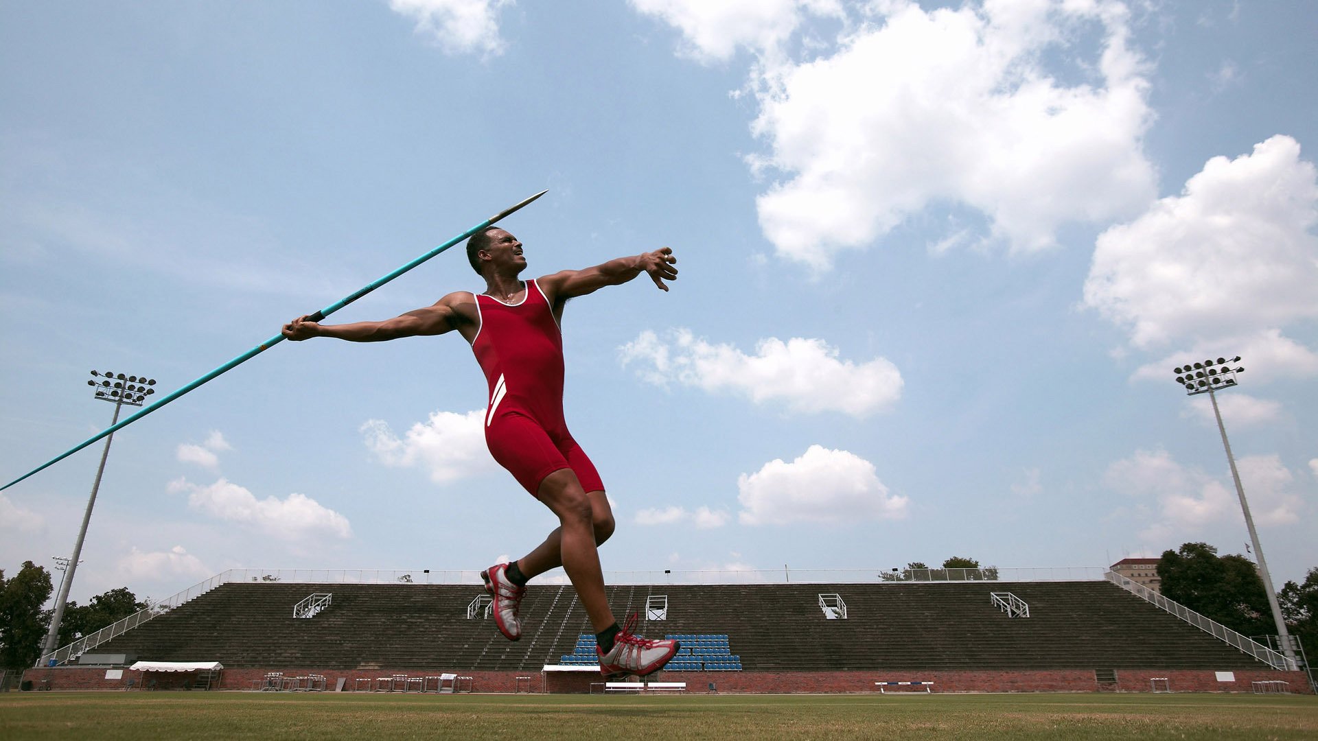 西亚卡姆迎来五赛季高光表现，雄鹿球迷沸腾！